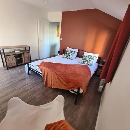 Longere Au Coeur De Completement Renovee Ρενς