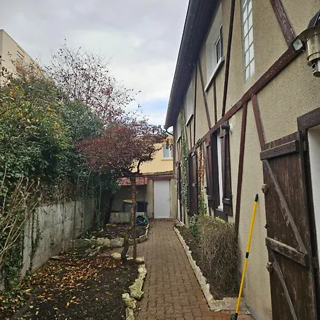 Lejlighed Longere Au Coeur De Completement Renovee Reims